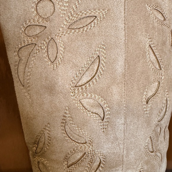 ISNOM Sz 10 Women Tan Faux Suede Western Cowboy Boots Embroidered NIB - Picture 2 of 9